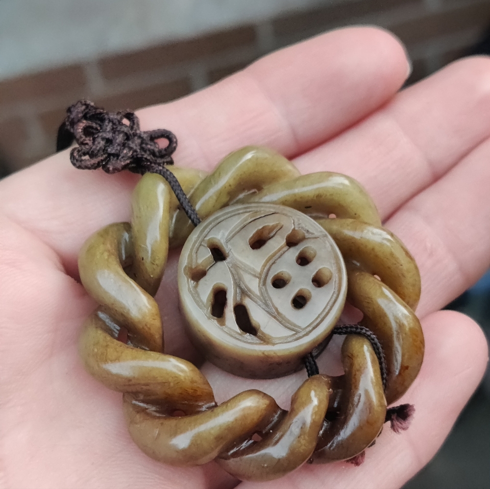 Antique Jade Necklace - Picture 3 of 6